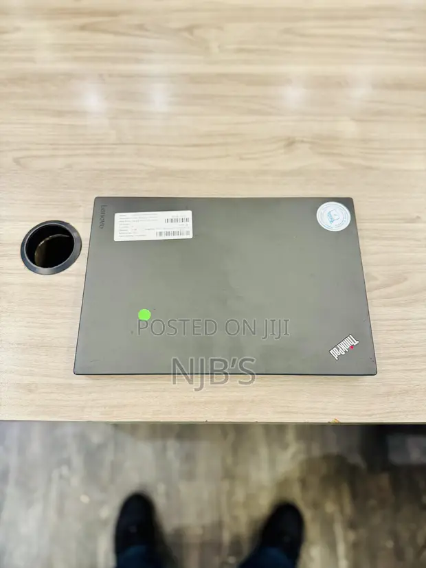 Lenovo ThinkPad X260 Laptop - 1