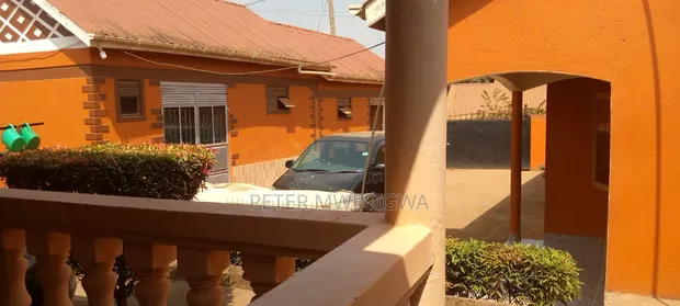 10 Bedroom House for Sale in Nabweru - 1