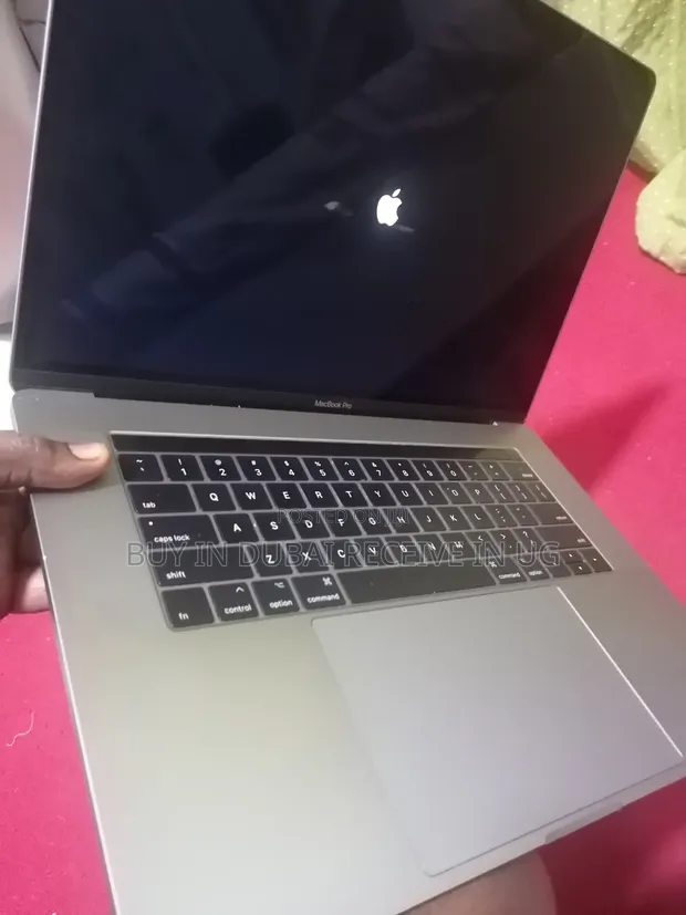 Apple MacBook Pro 2017 15-inch i7 16GB RAM 256GB SSD - 1