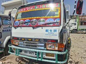 Mitsubishi Fuso Fighter Dumper Truck