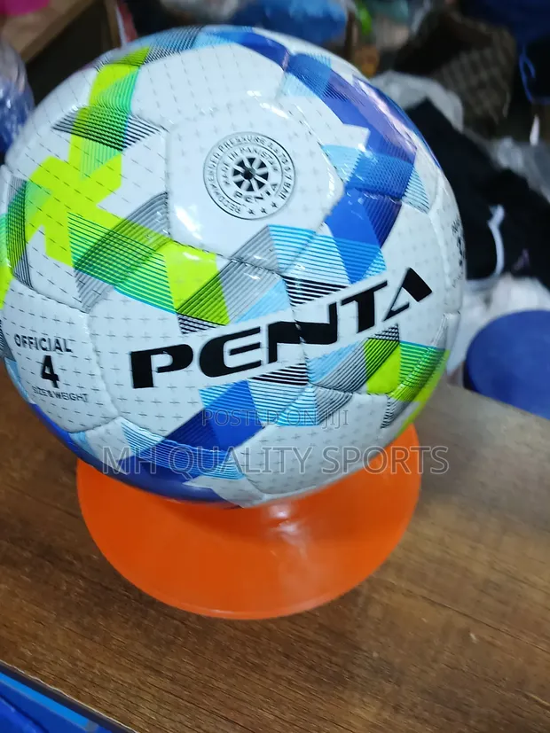 Penta Size 4 Training Football - 1