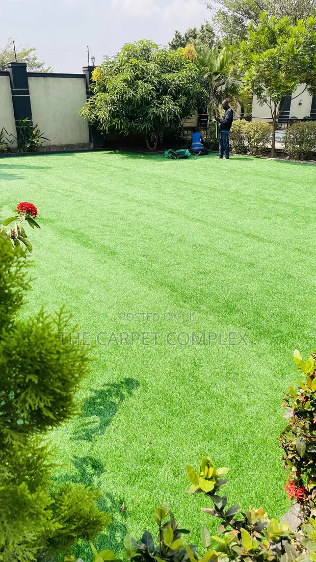 Vertical Tuff Artificial Grass - Per Square Meter - 1