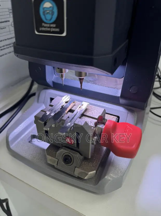 Car Key Cutting Service - 1