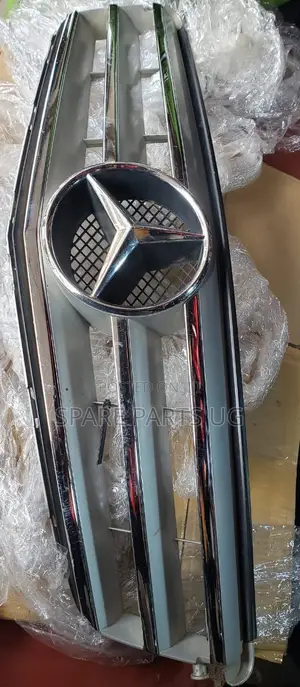 Mercedes-Benz W204 C-Class Grille