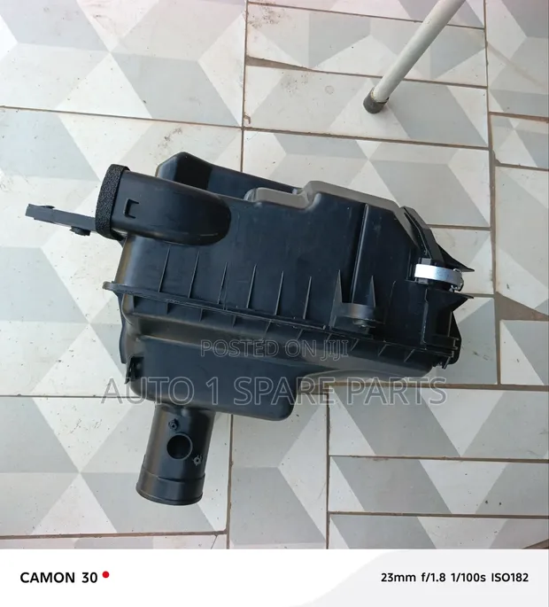 Genuine Air Cleaner Housing for Toyota Hiace - 1