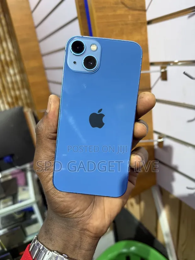 Apple iPhone 13 128GB Blue - 1