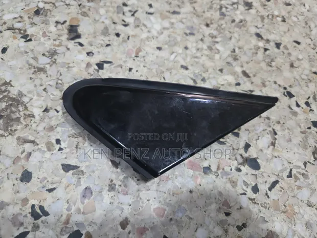 Toyota Harrier Hybrid 2013-2016 Side Mirror Pillar Garnish - 1