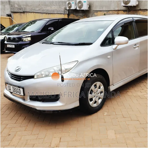 Toyota Wish 2009 Silver - 1