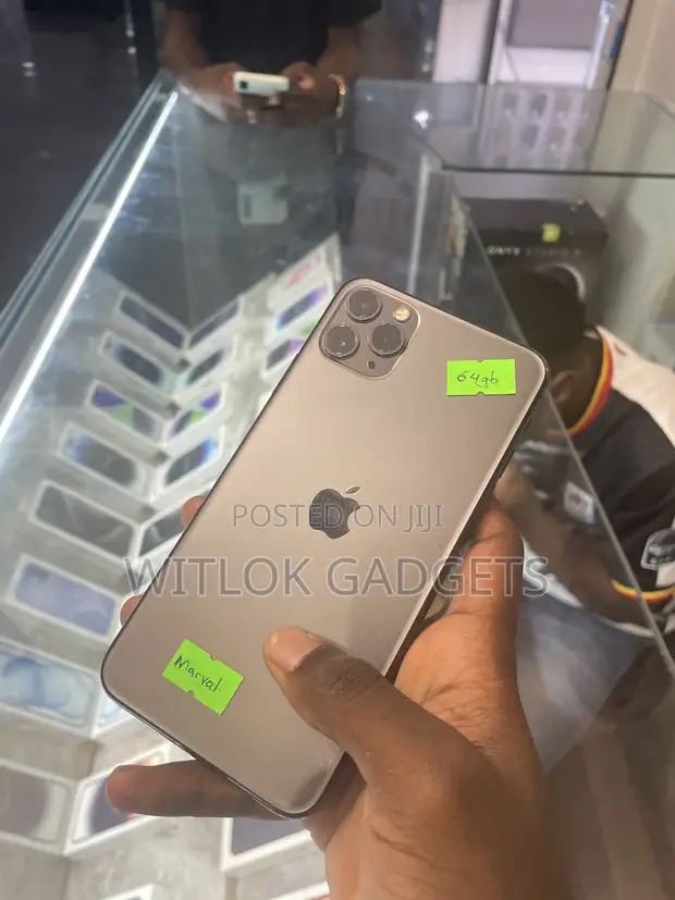 Apple iPhone 11 Pro Max 256GB Black - 1