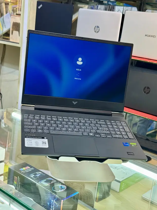 HP Victus 15 Laptop - 16GB RAM, 512GB SSHD, RTX 4050 - 1