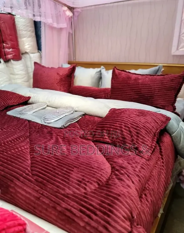 12 Pieces Velvet Duvet Set - Maroon - 1