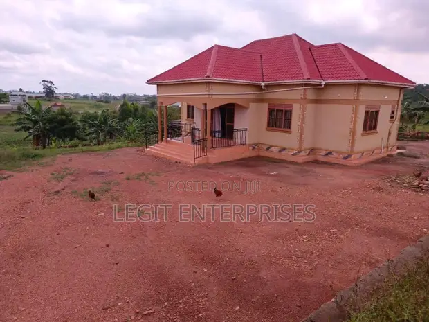 Furnished 3-Bedroom Farm House in Bombo Estate for Sale - 1