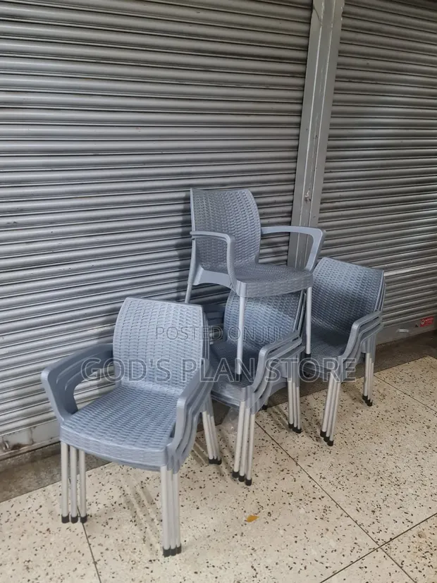 Pebble Plastic Dining Chairs (Set of 4) - 1