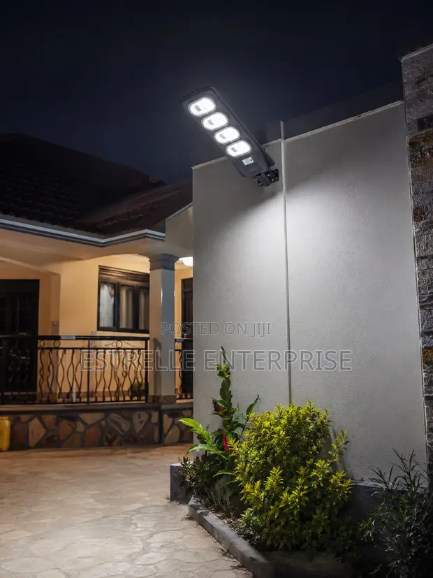 200W All-in-One Solar Street Light - 1