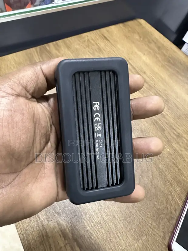 8TB External Samsung SSD Thunderbolt 4 - 1