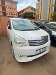 Toyota Noah 2.0 143hp AWD 8 Seater 2011 White - 2