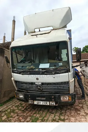 Mercedes-Benz 817 Eco Power Truck