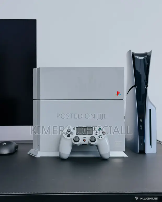 Chipped PS4 Standard Console - 1