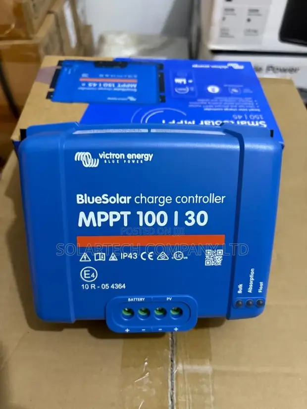 Victron MPPT 100/30 Solar Charge Controller - 1