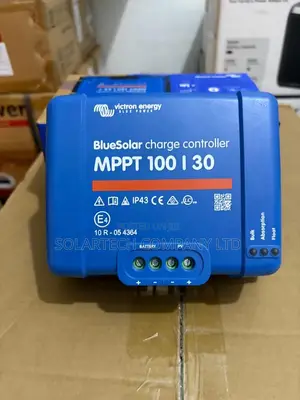 Victron Energy BlueSolar MPPT 100/30 Charge Controller