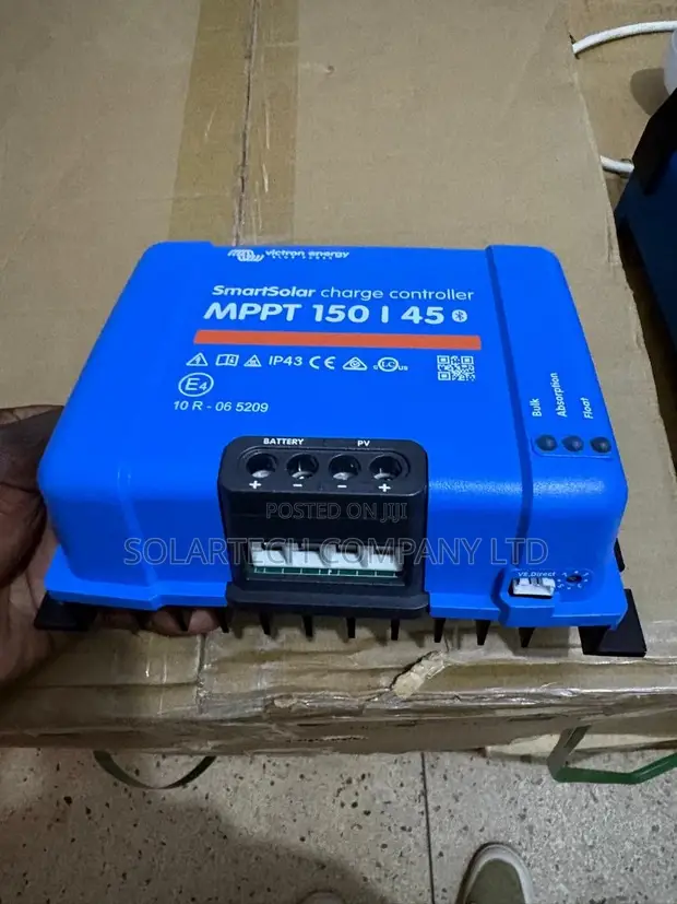 Victron SmartSolar MPPT 150/45 Charge Controller - 1