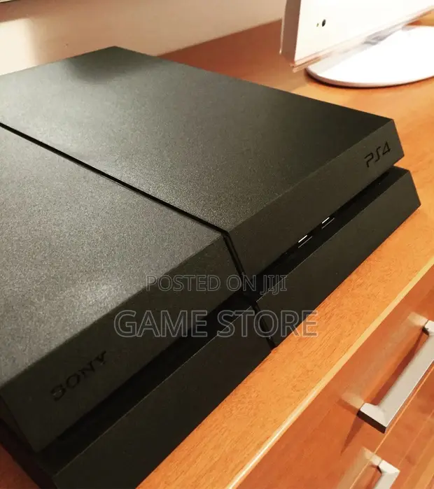 PlayStation 4 Standard - 1