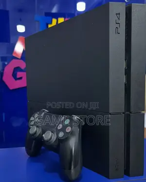 PlayStation 4 Standard Console