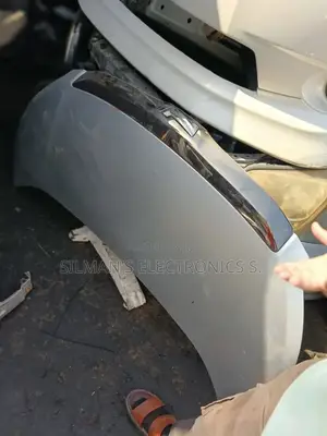 Toyota Noah Bonnet (2007-2010)