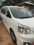 Toyota Voxy 2013 White - 3