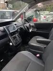 Toyota Voxy 2013 White - 4