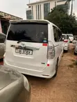 Toyota Voxy 2013 White - 5