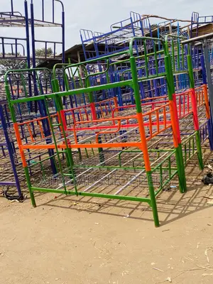 Triple Master Beds - Decker / Metal