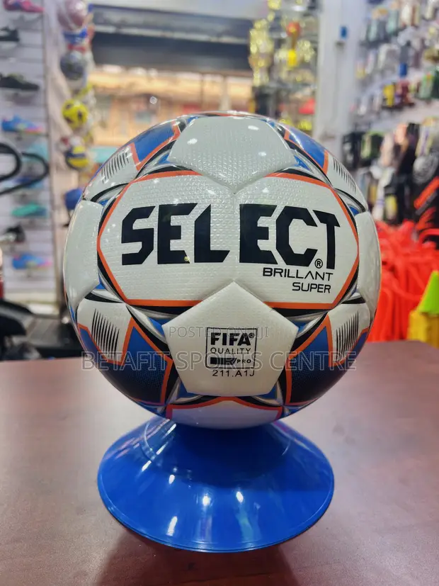 Select Brilliant Super TB Tubeless Soccer Ball Size 4 - 1