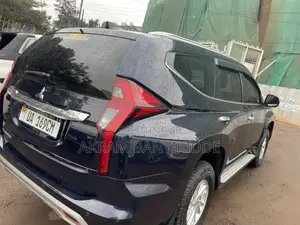 Mitsubishi Pajero Sport 2021 Blue