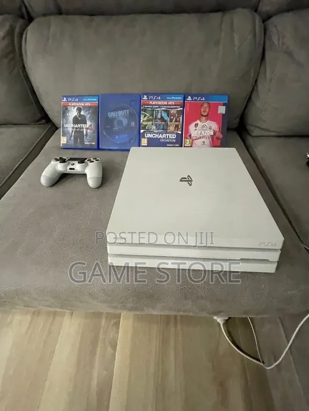 PlayStation 4 Pro 1TB (Chipped) - 1