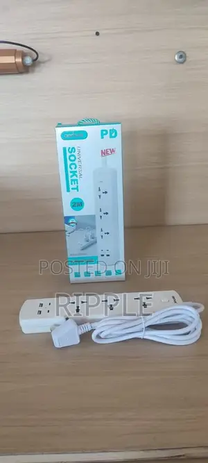 AERBES AB-PC09 2500W Universal Power Extension Socket