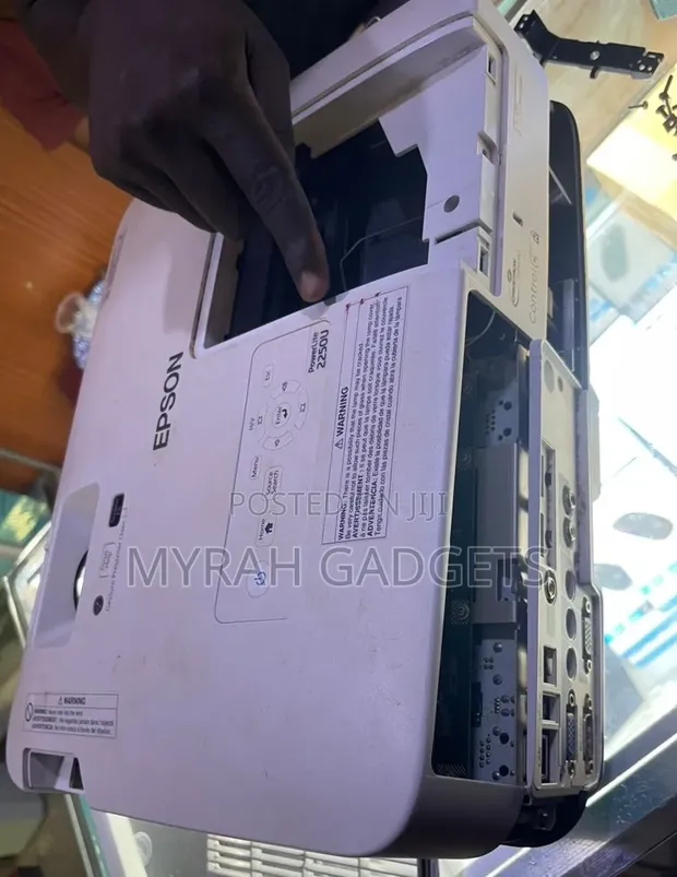 Projector Lamp Replacement Service (ELPLP95) - 1