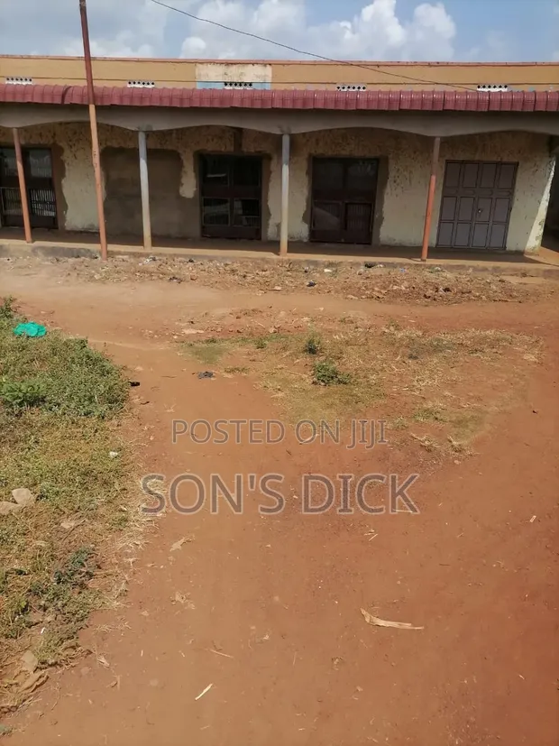 10-Bedroom House for Sale in Fred, Bugiri - 1