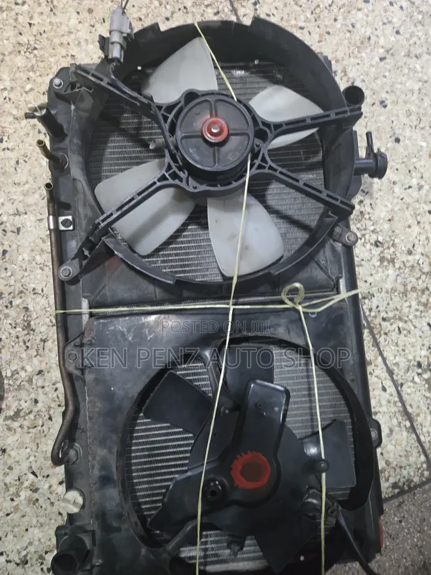 Toyota RAV4 Radiator (1996-1999) - 1