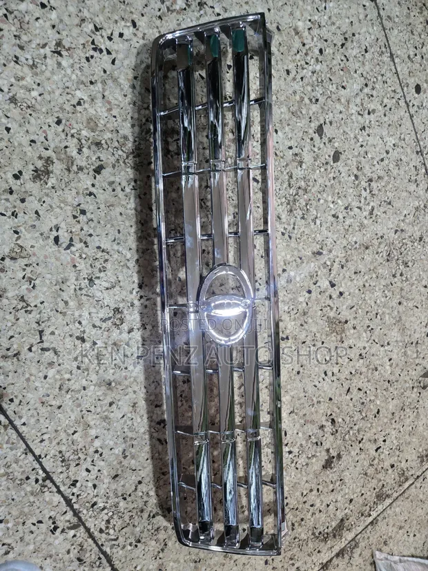 Toyota Landcruiser TX 1996-1999 Front Grill - 1