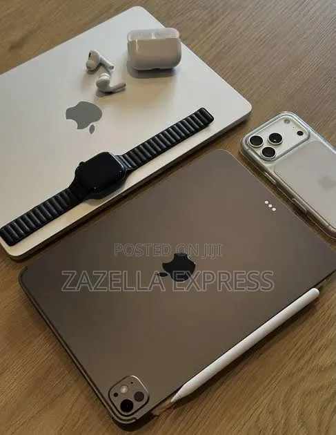 New Apple iPad Pro 13" (2025) 256GB Black - 1