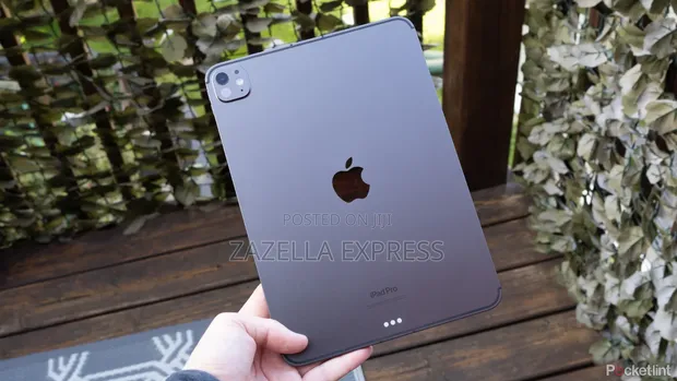 New Apple iPad Pro 13" (2025) 512GB Black - 1