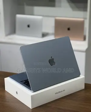 Apple MacBook Air 13.6" M4 Chip, 16GB RAM, 256GB SSD - Sky Blue