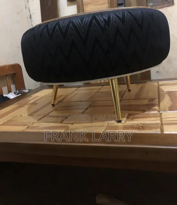 Round Black Center Table - 1