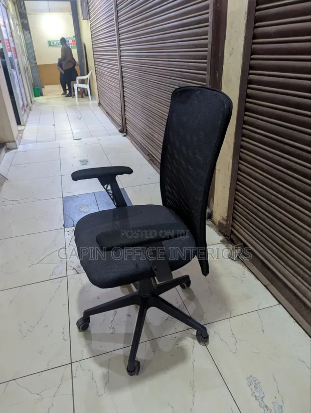 Second Hand Office Chair for Simple Use - 1
