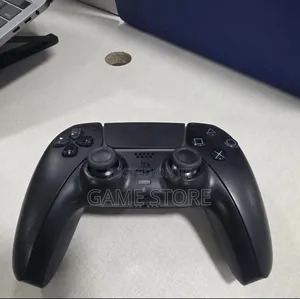 UK Used Strong Playstation 5 Wireless Controllers - Midnight Black