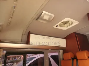 Toyota HiAce 2019