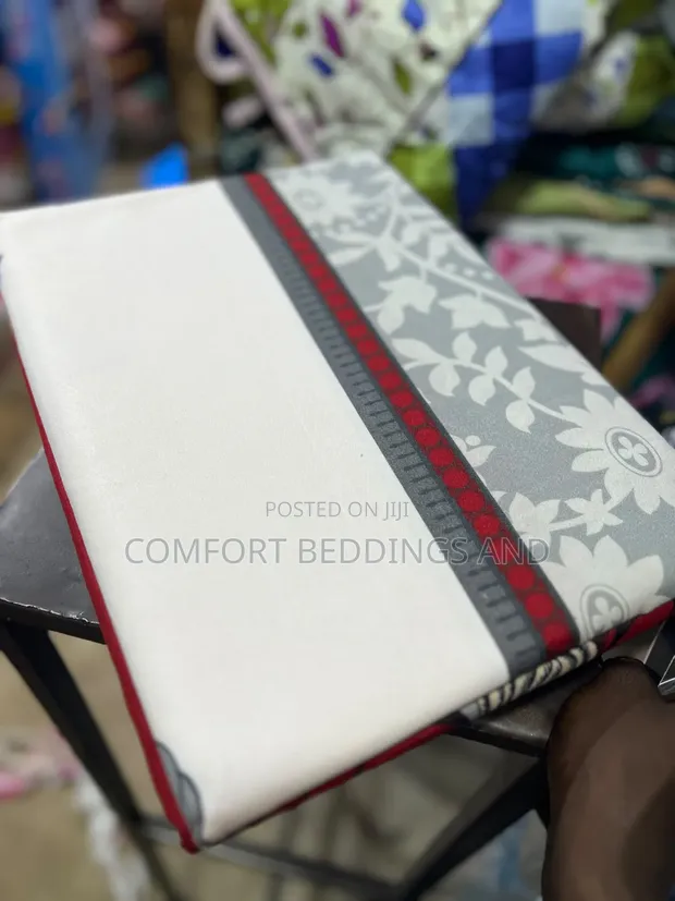 Simple Wavy Bedsheets 6x6 Red - 1