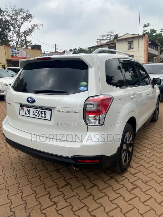Subaru Forester 2.0XT Premium AWD 2017 White - 1