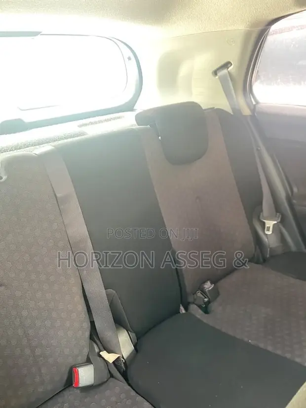 Toyota IST 2009 Silver - 1